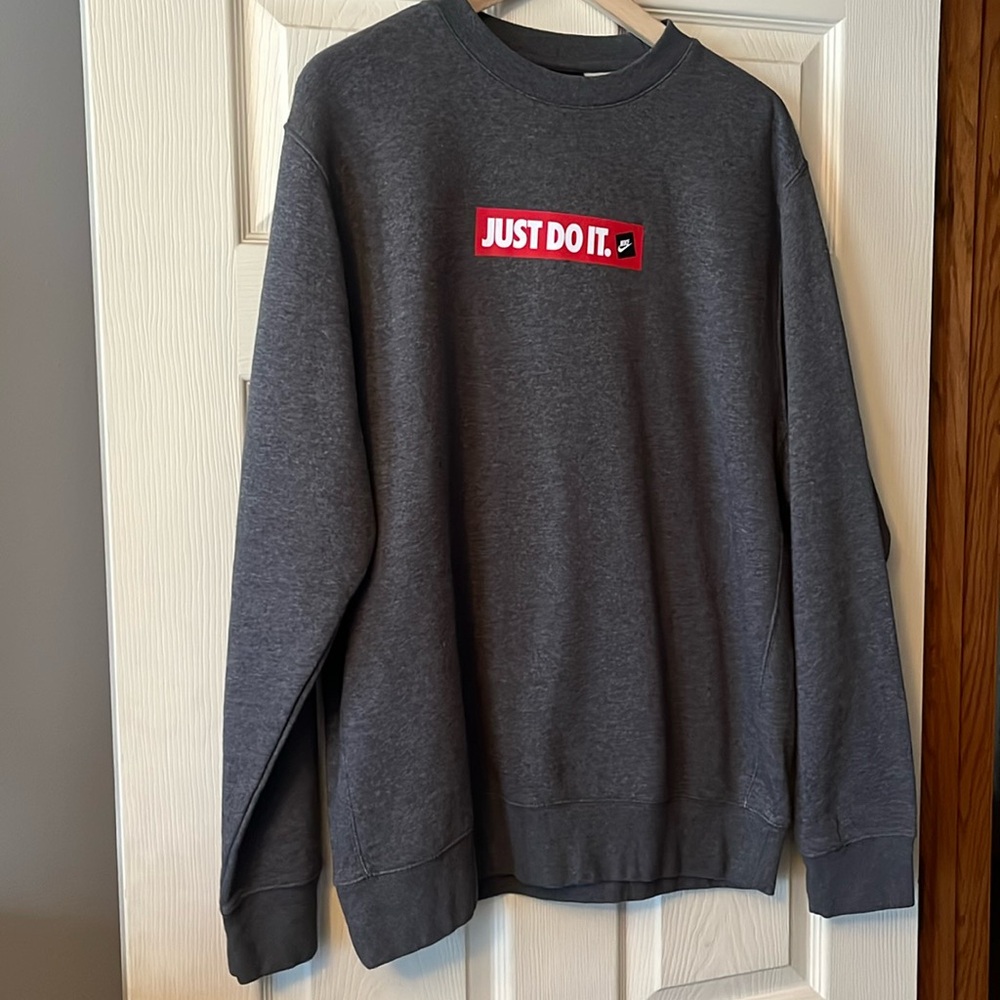 Nike crewneck